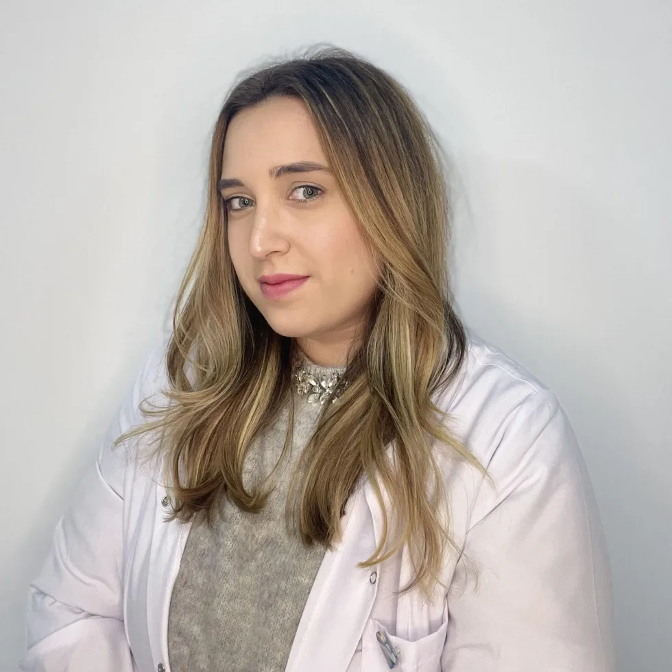 Dr. Cristina Lazar-Cruciat